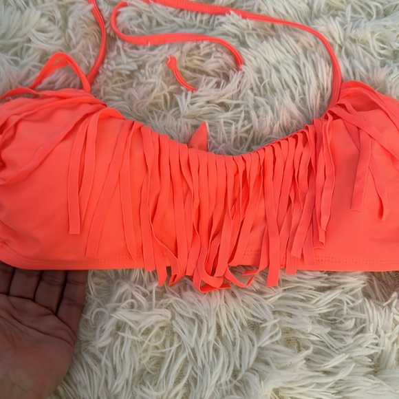 Neon orange fringe bikini top with white crochet bottoms - Picture 8 of 8
